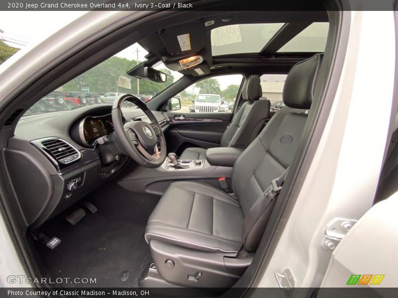 Ivory 3-Coat / Black 2020 Jeep Grand Cherokee Overland 4x4