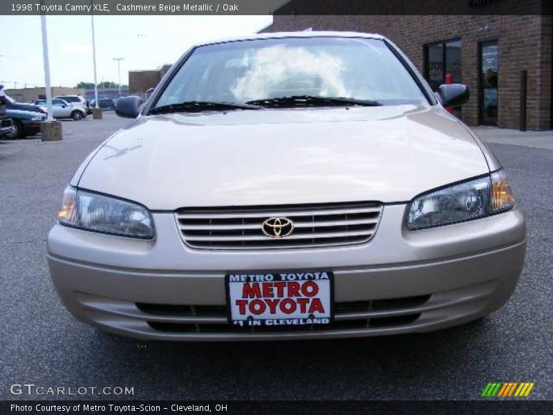 Cashmere Beige Metallic / Oak 1998 Toyota Camry XLE