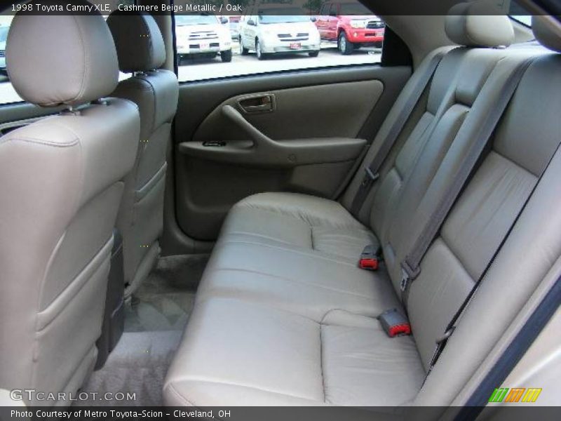 Cashmere Beige Metallic / Oak 1998 Toyota Camry XLE