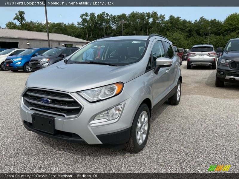 Front 3/4 View of 2020 EcoSport SE