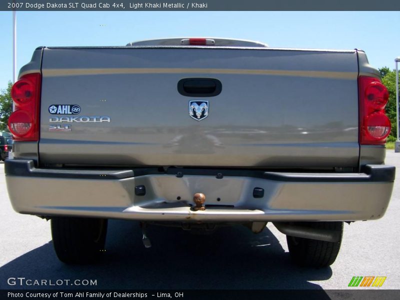 Light Khaki Metallic / Khaki 2007 Dodge Dakota SLT Quad Cab 4x4