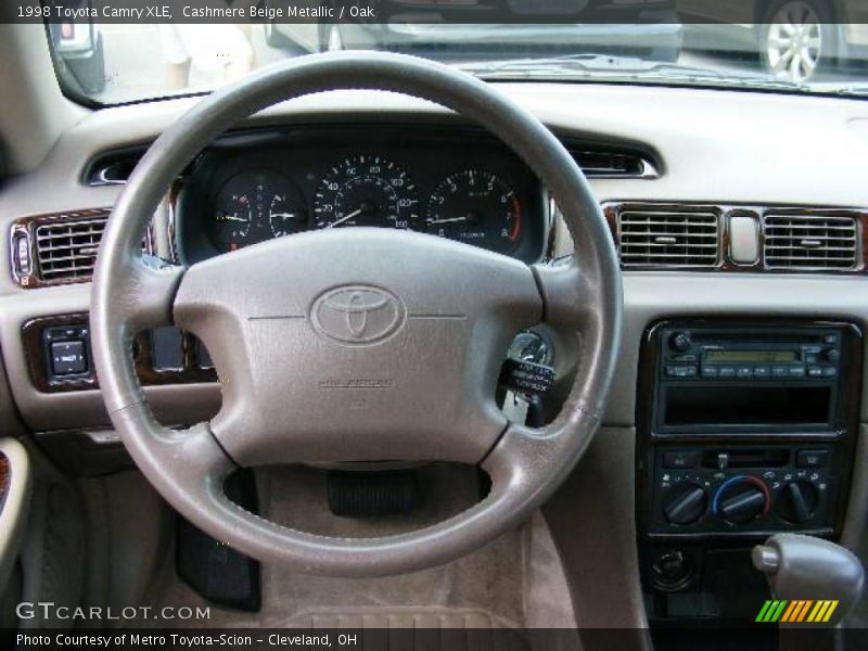 Cashmere Beige Metallic / Oak 1998 Toyota Camry XLE