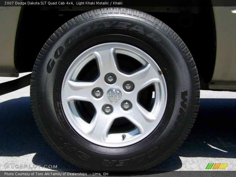 Light Khaki Metallic / Khaki 2007 Dodge Dakota SLT Quad Cab 4x4