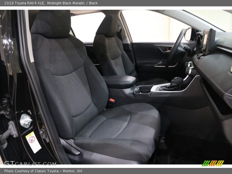 Midnight Black Metallic / Black 2019 Toyota RAV4 XLE