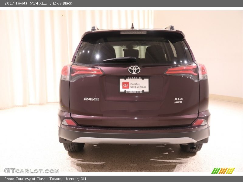 Black / Black 2017 Toyota RAV4 XLE