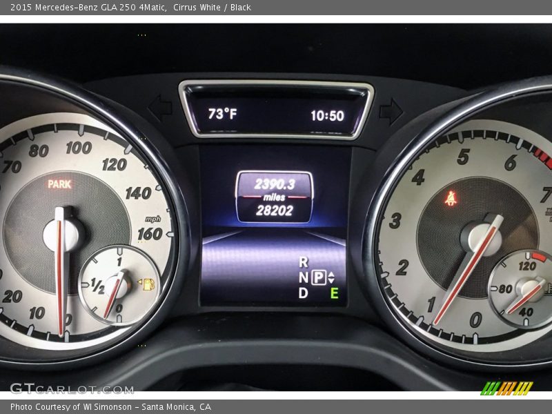 Cirrus White / Black 2015 Mercedes-Benz GLA 250 4Matic