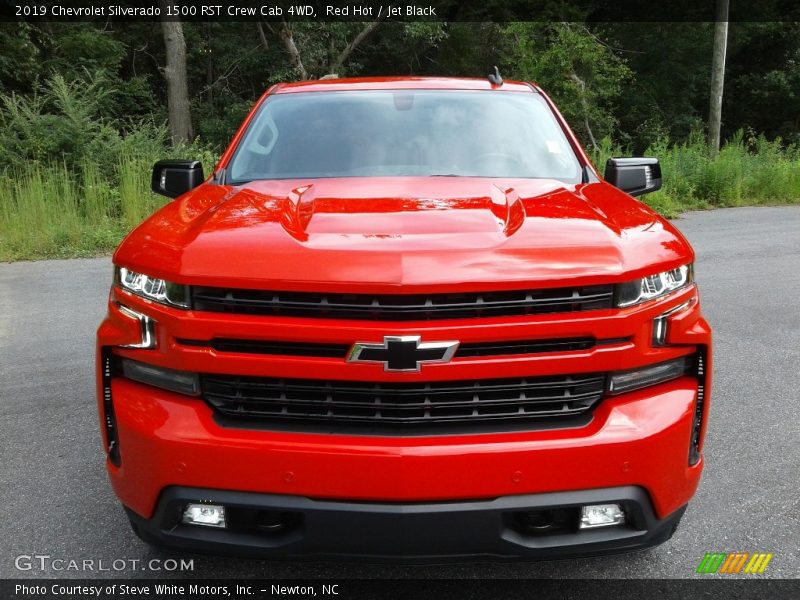 Red Hot / Jet Black 2019 Chevrolet Silverado 1500 RST Crew Cab 4WD