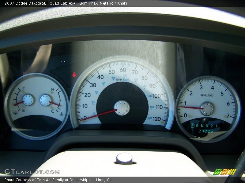 Light Khaki Metallic / Khaki 2007 Dodge Dakota SLT Quad Cab 4x4