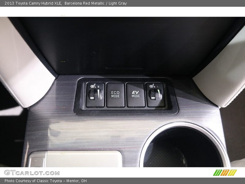 Barcelona Red Metallic / Light Gray 2013 Toyota Camry Hybrid XLE