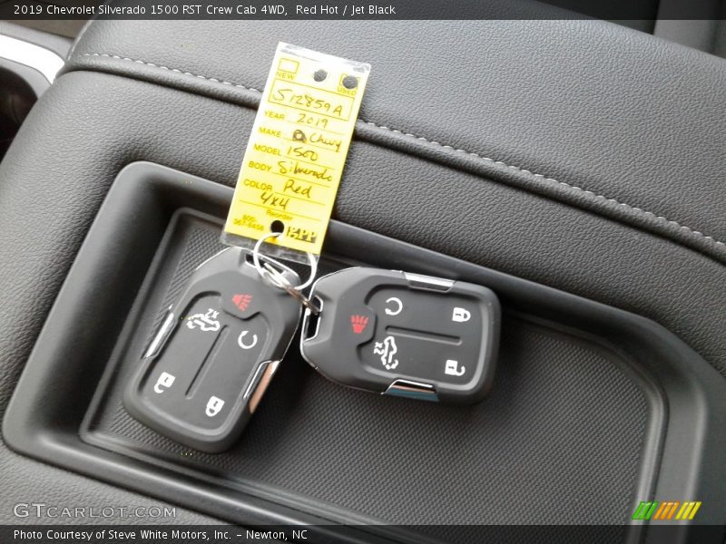 Keys of 2019 Silverado 1500 RST Crew Cab 4WD