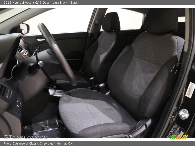 Ultra Black / Black 2013 Hyundai Accent GS 5 Door