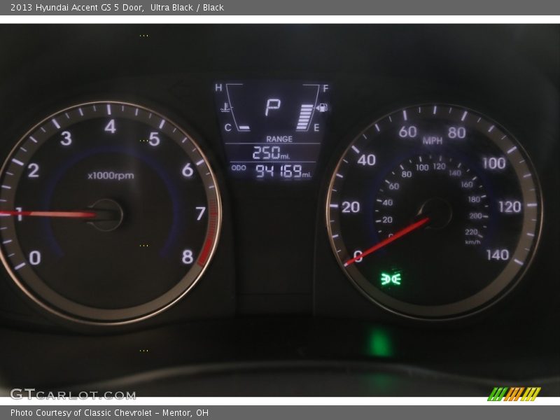 Ultra Black / Black 2013 Hyundai Accent GS 5 Door