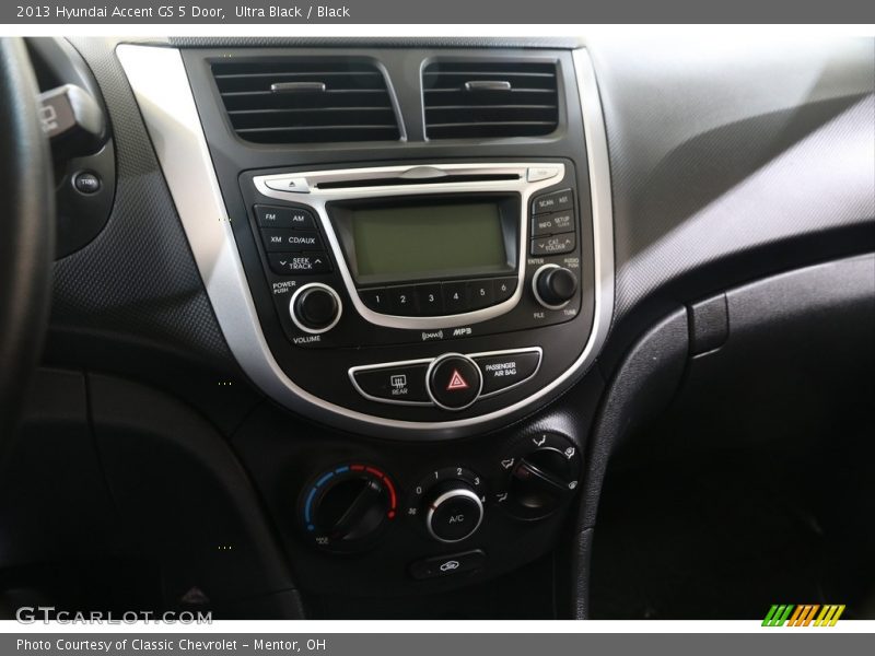 Ultra Black / Black 2013 Hyundai Accent GS 5 Door