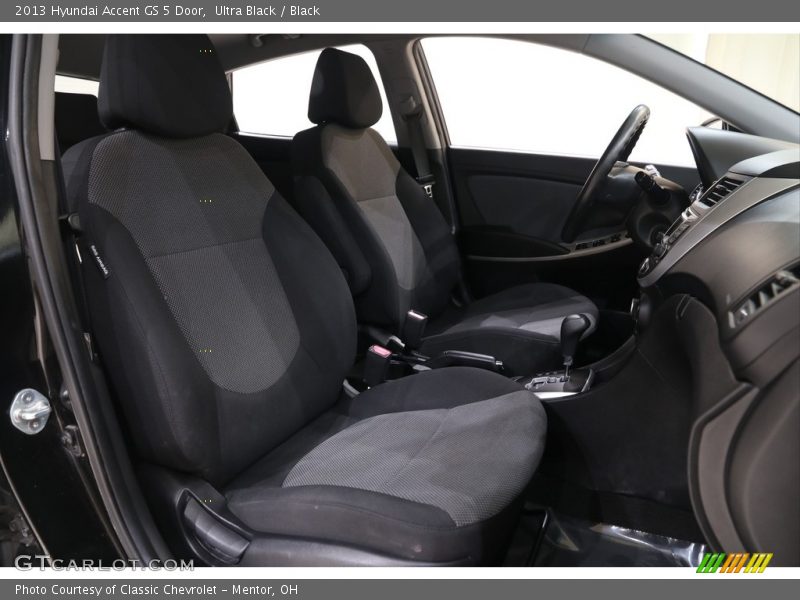 Ultra Black / Black 2013 Hyundai Accent GS 5 Door