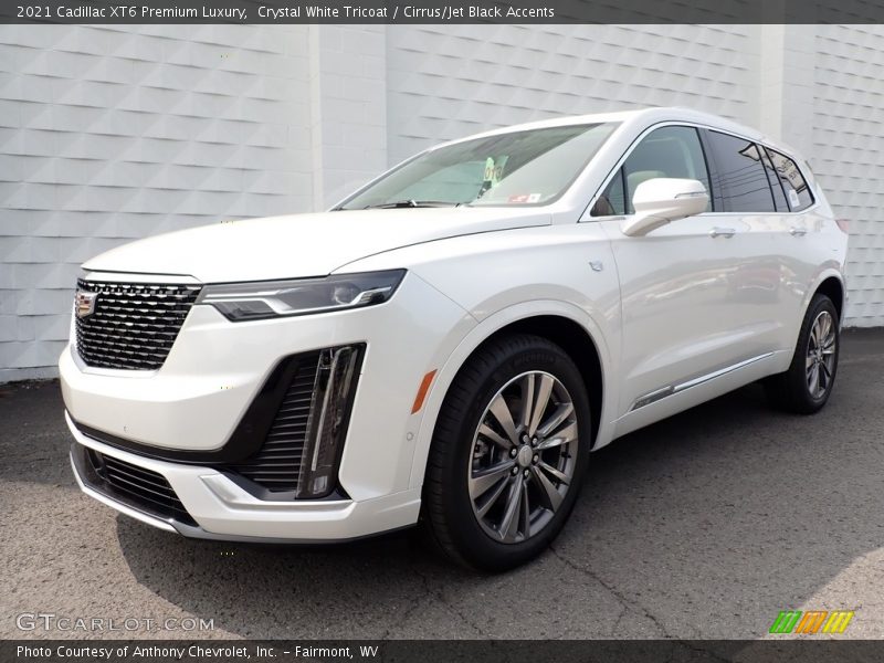 Front 3/4 View of 2021 XT6 Premium Luxury