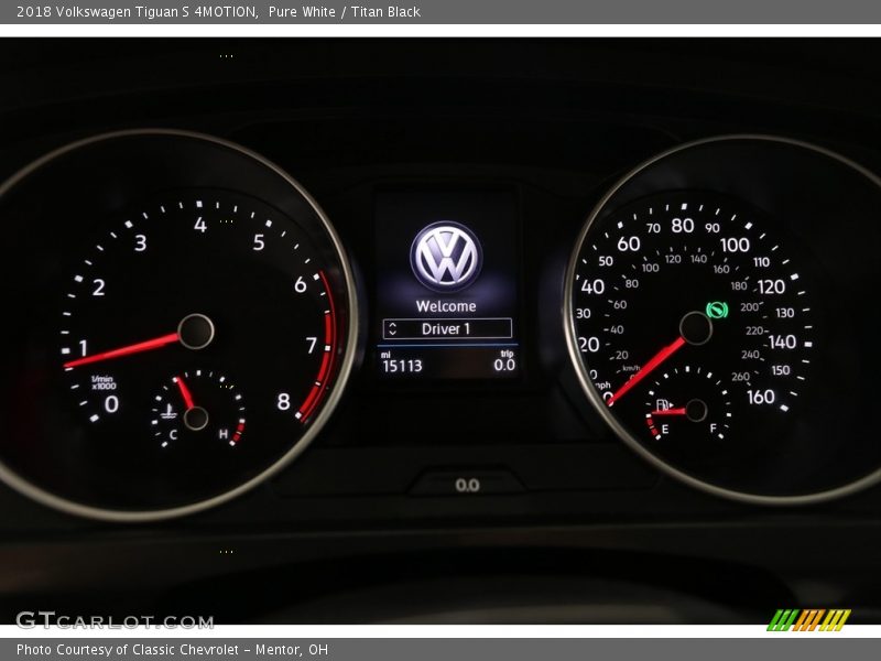 Pure White / Titan Black 2018 Volkswagen Tiguan S 4MOTION