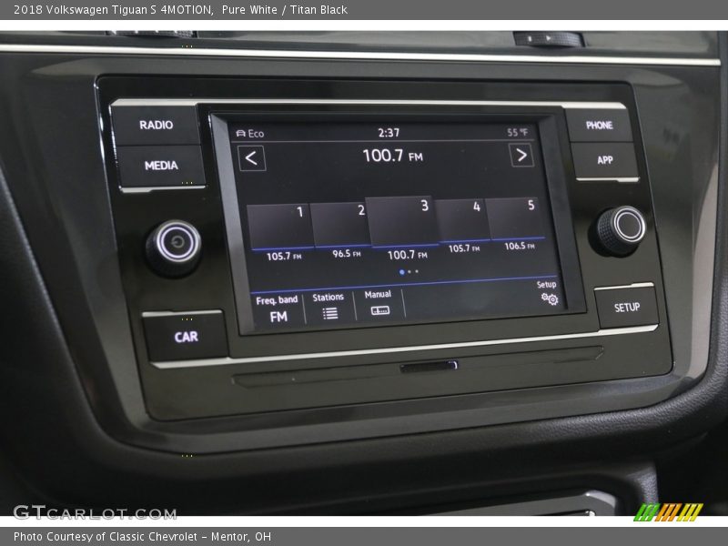 Pure White / Titan Black 2018 Volkswagen Tiguan S 4MOTION