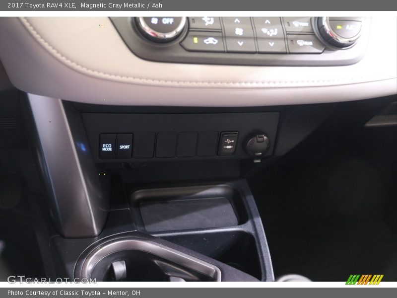 Magnetic Gray Metallic / Ash 2017 Toyota RAV4 XLE