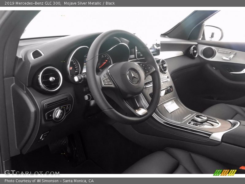 Mojave Silver Metallic / Black 2019 Mercedes-Benz GLC 300