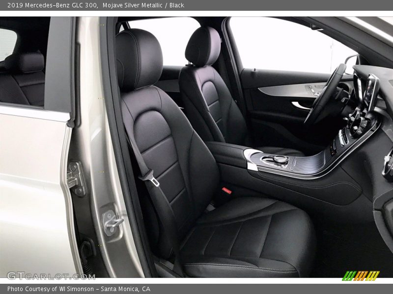 Mojave Silver Metallic / Black 2019 Mercedes-Benz GLC 300