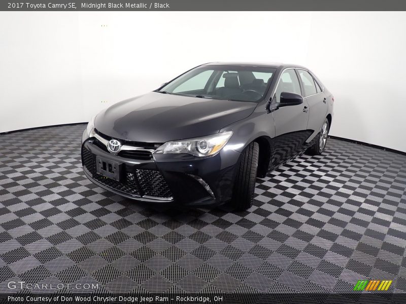 Midnight Black Metallic / Black 2017 Toyota Camry SE