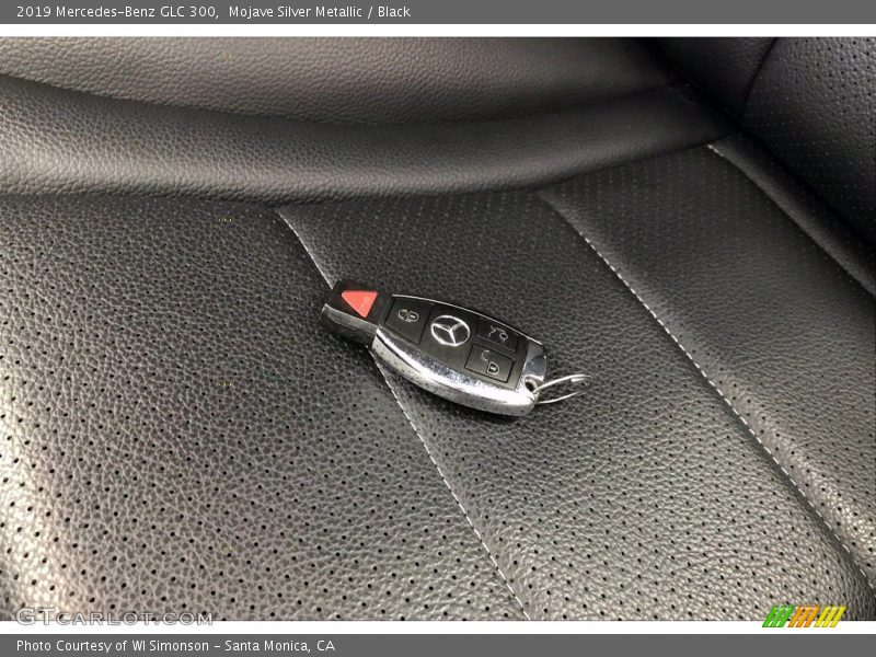 Mojave Silver Metallic / Black 2019 Mercedes-Benz GLC 300