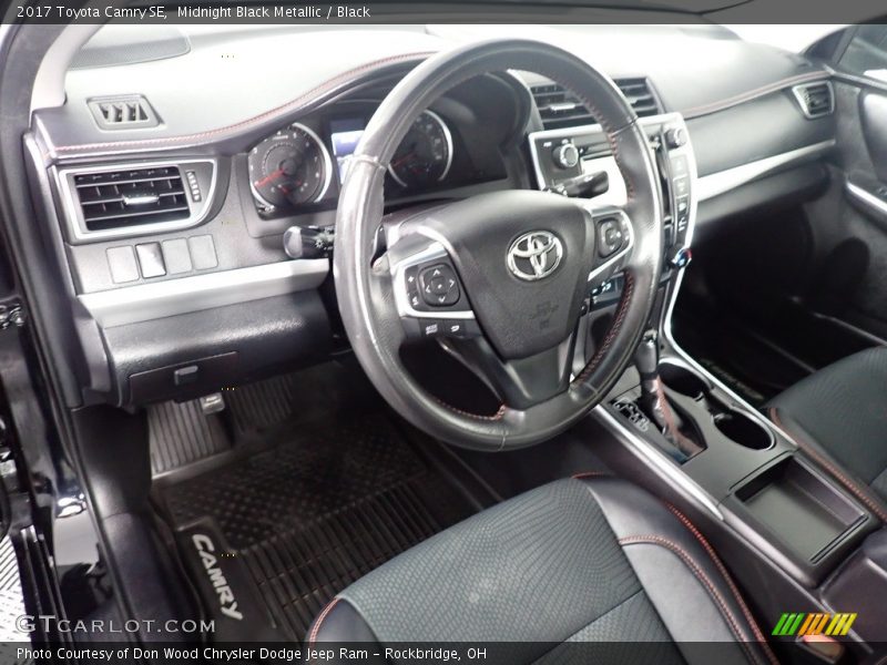 Midnight Black Metallic / Black 2017 Toyota Camry SE