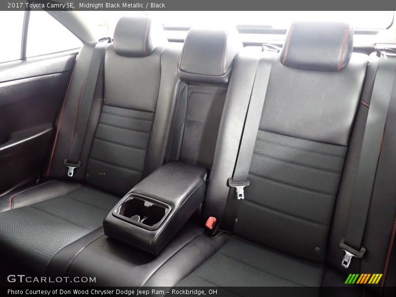 Midnight Black Metallic / Black 2017 Toyota Camry SE