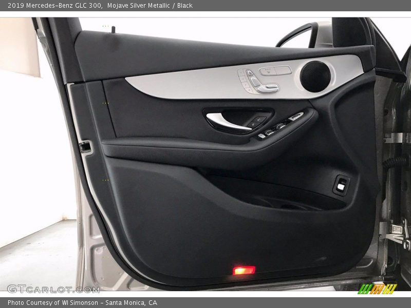 Mojave Silver Metallic / Black 2019 Mercedes-Benz GLC 300