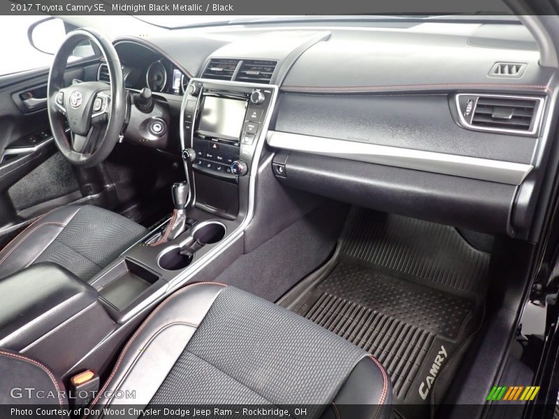 Midnight Black Metallic / Black 2017 Toyota Camry SE