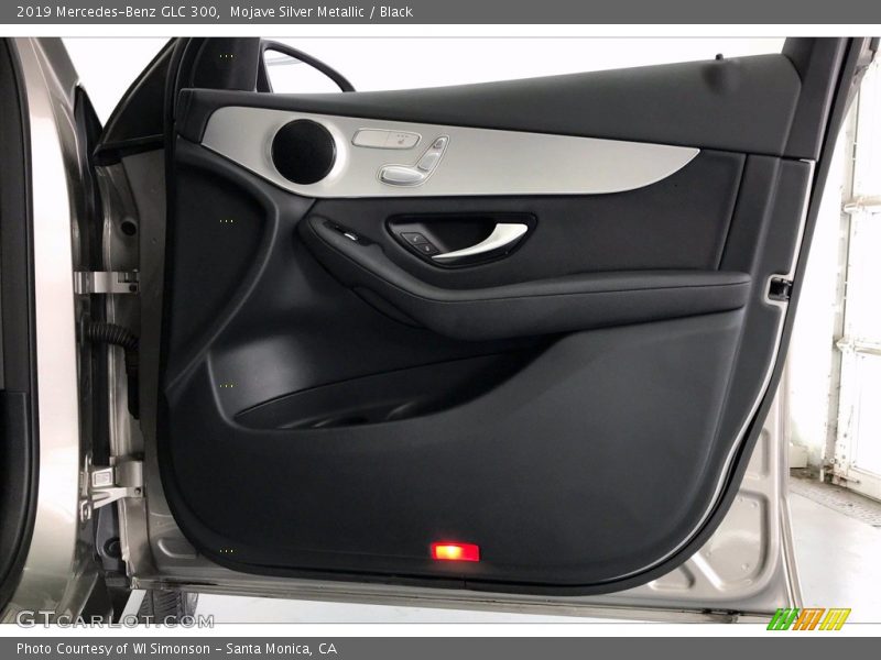 Mojave Silver Metallic / Black 2019 Mercedes-Benz GLC 300