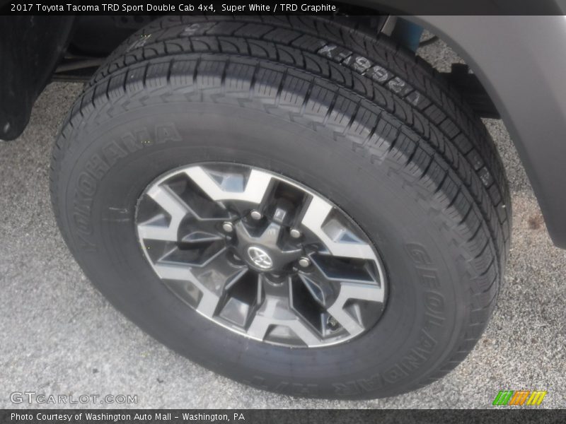 Super White / TRD Graphite 2017 Toyota Tacoma TRD Sport Double Cab 4x4