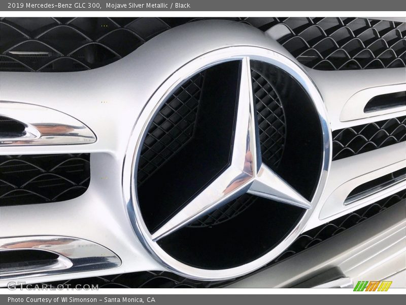 Mojave Silver Metallic / Black 2019 Mercedes-Benz GLC 300