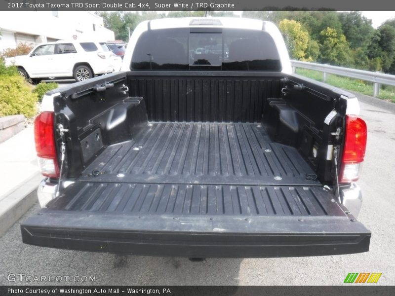 Super White / TRD Graphite 2017 Toyota Tacoma TRD Sport Double Cab 4x4