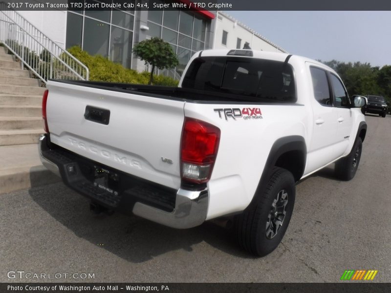 Super White / TRD Graphite 2017 Toyota Tacoma TRD Sport Double Cab 4x4