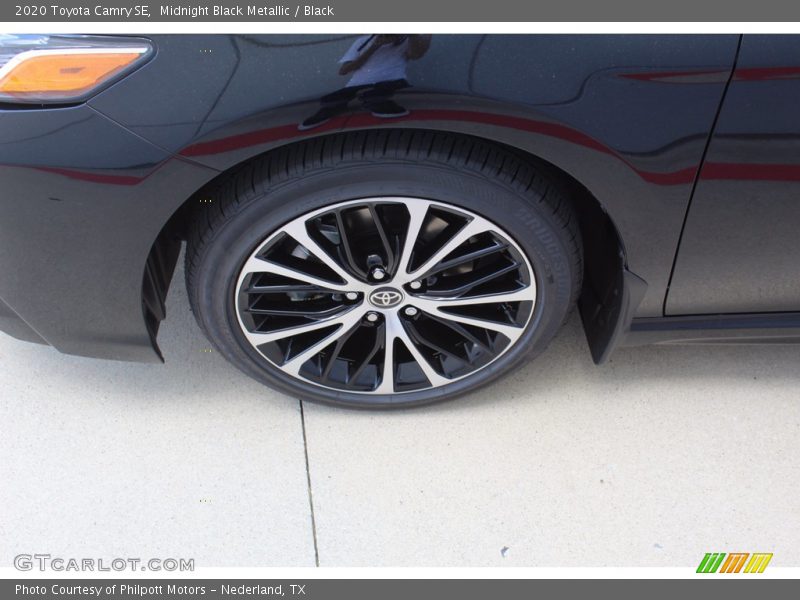 Midnight Black Metallic / Black 2020 Toyota Camry SE