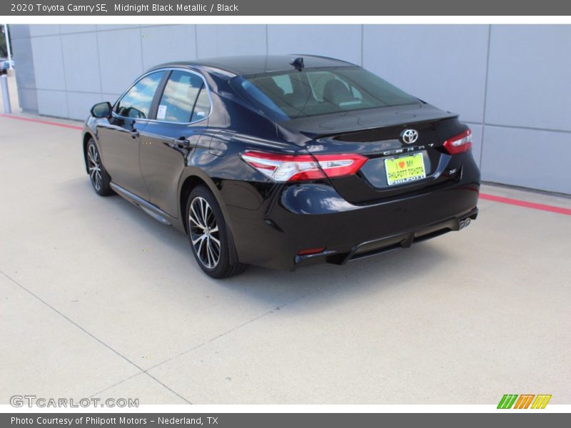 Midnight Black Metallic / Black 2020 Toyota Camry SE