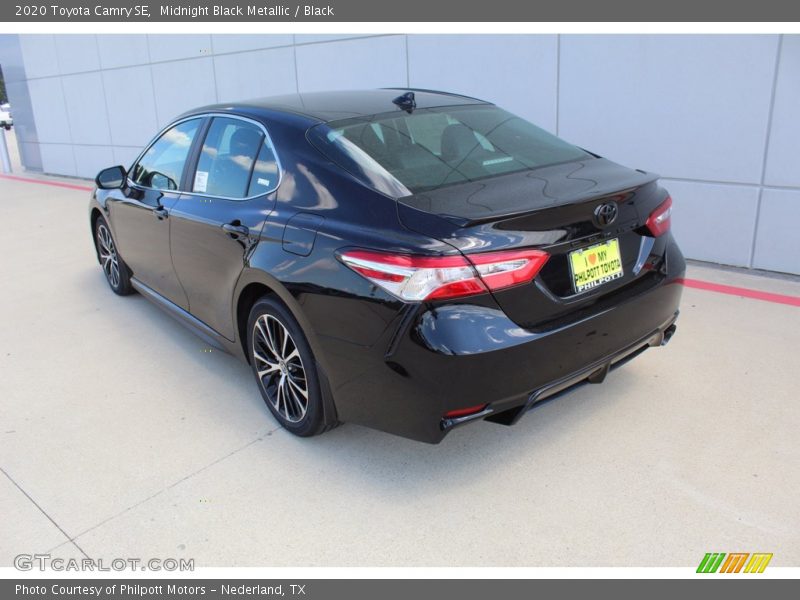 Midnight Black Metallic / Black 2020 Toyota Camry SE