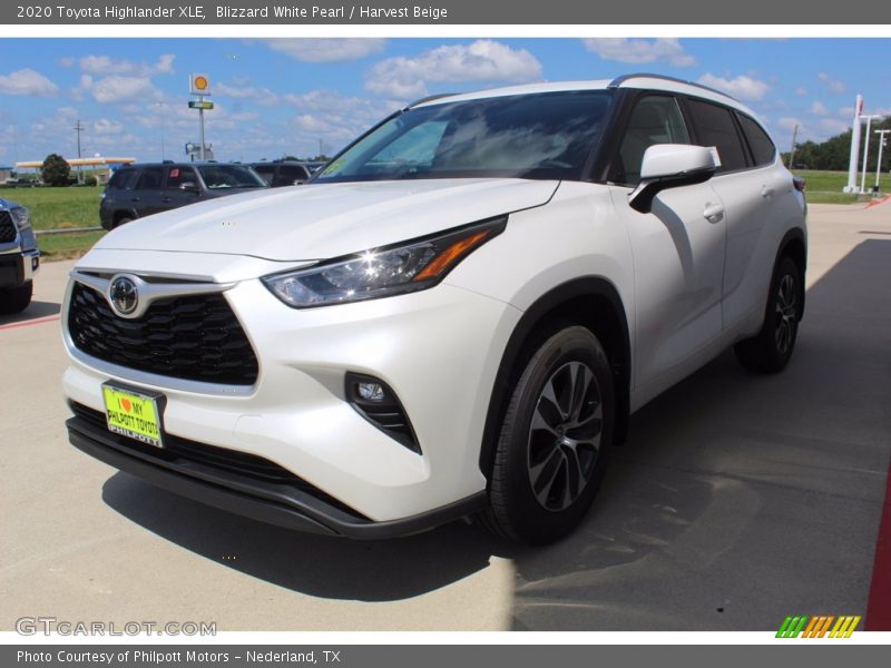 Blizzard White Pearl / Harvest Beige 2020 Toyota Highlander XLE