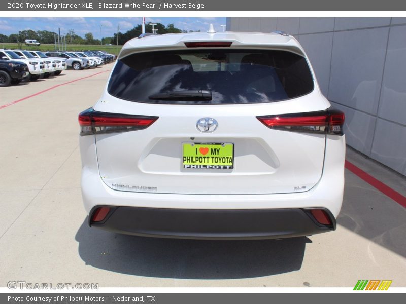 Blizzard White Pearl / Harvest Beige 2020 Toyota Highlander XLE