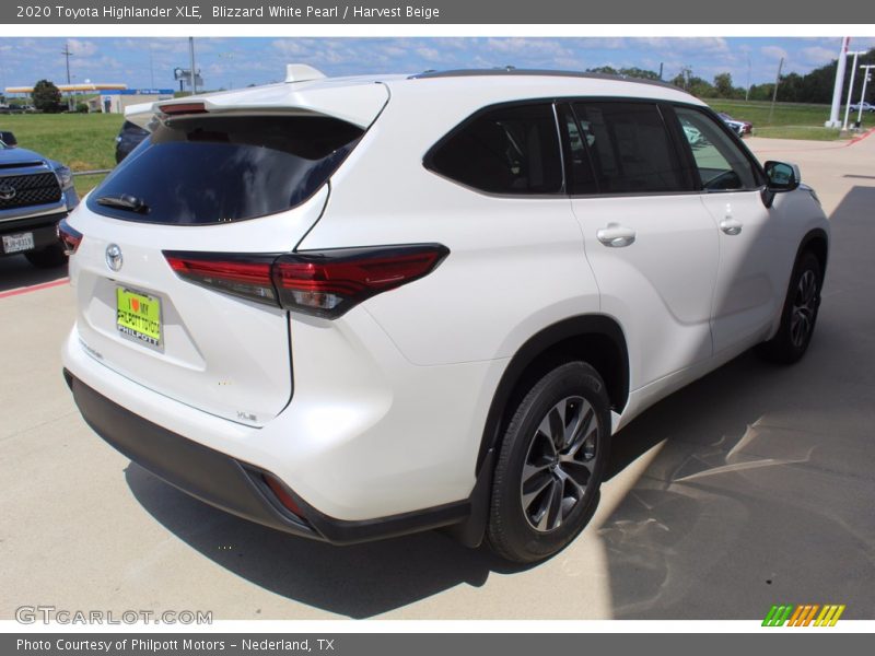 Blizzard White Pearl / Harvest Beige 2020 Toyota Highlander XLE