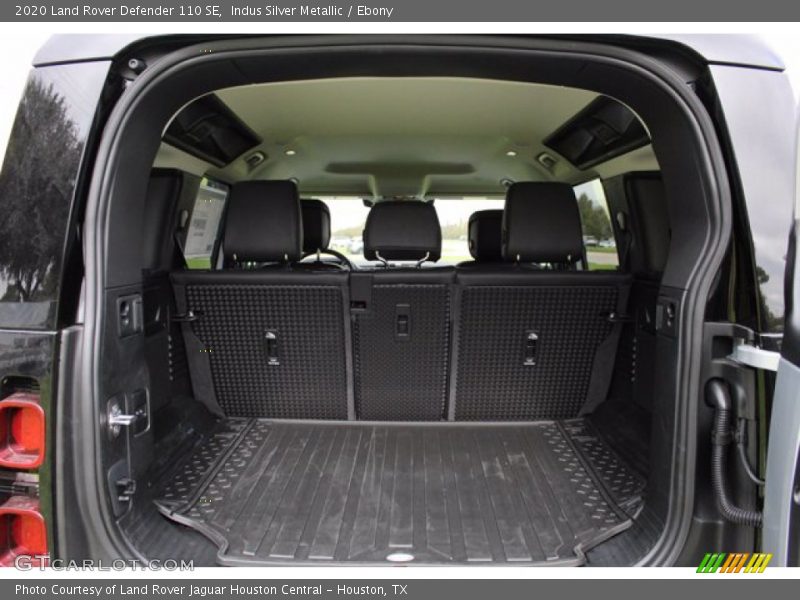  2020 Defender 110 SE Trunk