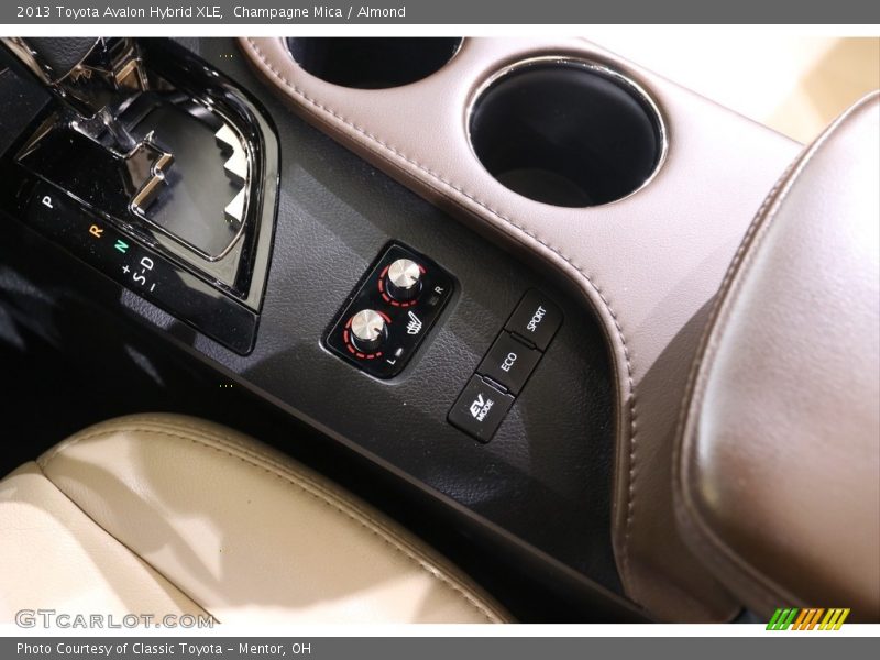 Champagne Mica / Almond 2013 Toyota Avalon Hybrid XLE