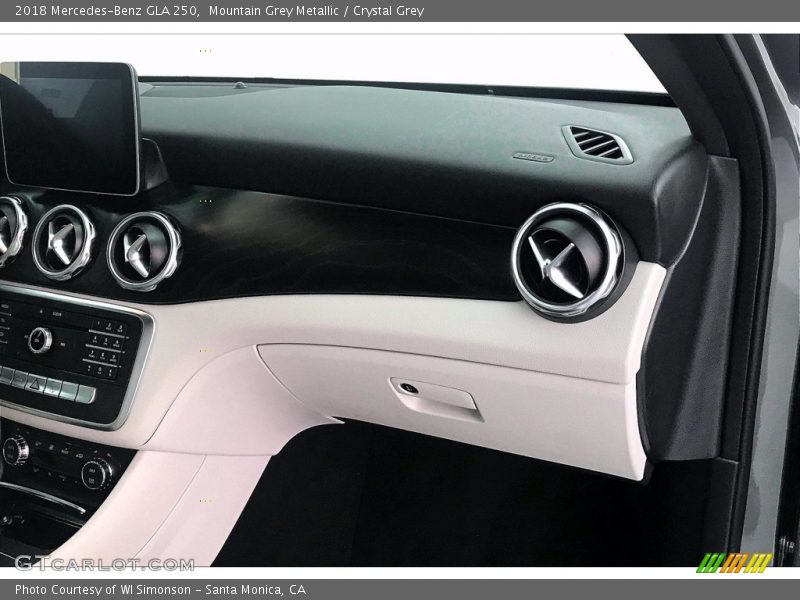 Mountain Grey Metallic / Crystal Grey 2018 Mercedes-Benz GLA 250