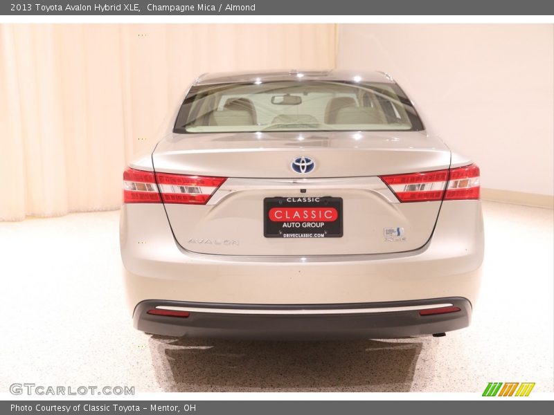 Champagne Mica / Almond 2013 Toyota Avalon Hybrid XLE