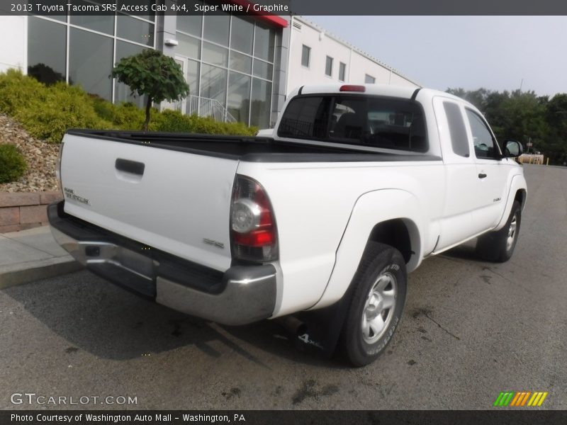 Super White / Graphite 2013 Toyota Tacoma SR5 Access Cab 4x4