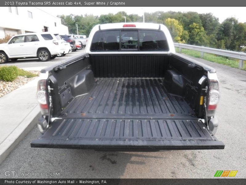 Super White / Graphite 2013 Toyota Tacoma SR5 Access Cab 4x4