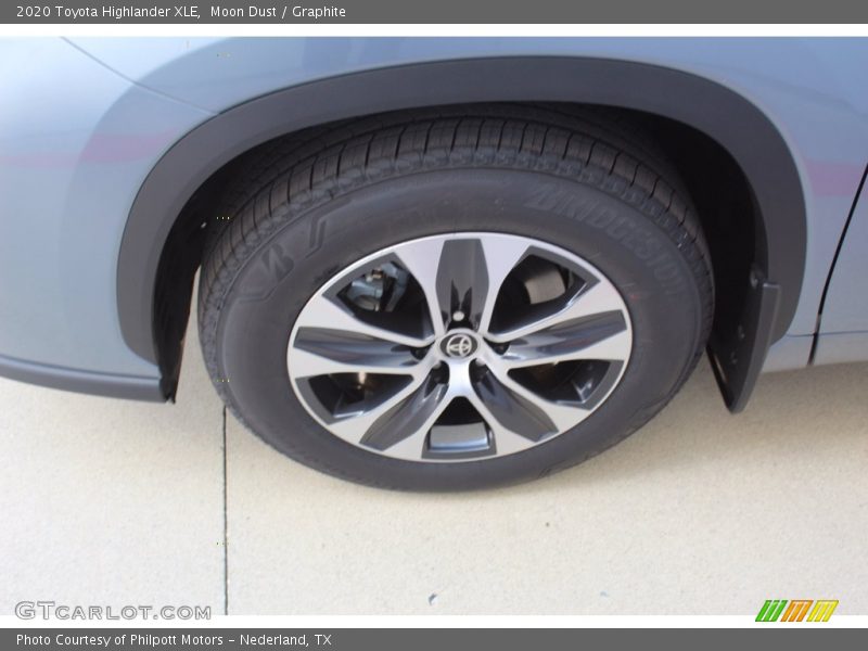 Moon Dust / Graphite 2020 Toyota Highlander XLE
