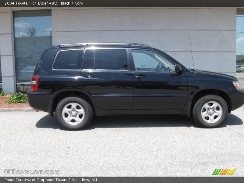 Black / Ivory 2004 Toyota Highlander 4WD