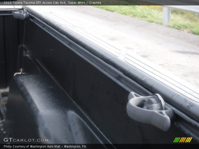 Super White / Graphite 2013 Toyota Tacoma SR5 Access Cab 4x4